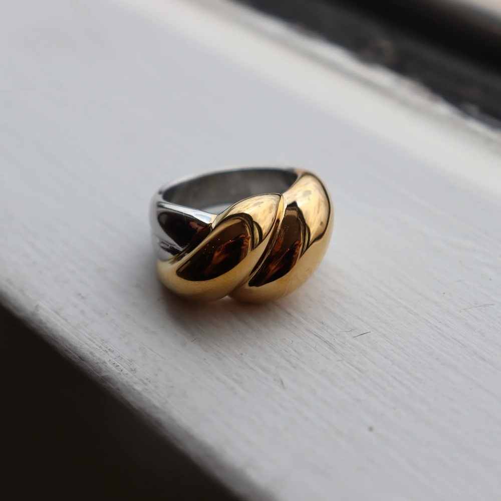 Elegant Gold and Silver Women's Ring